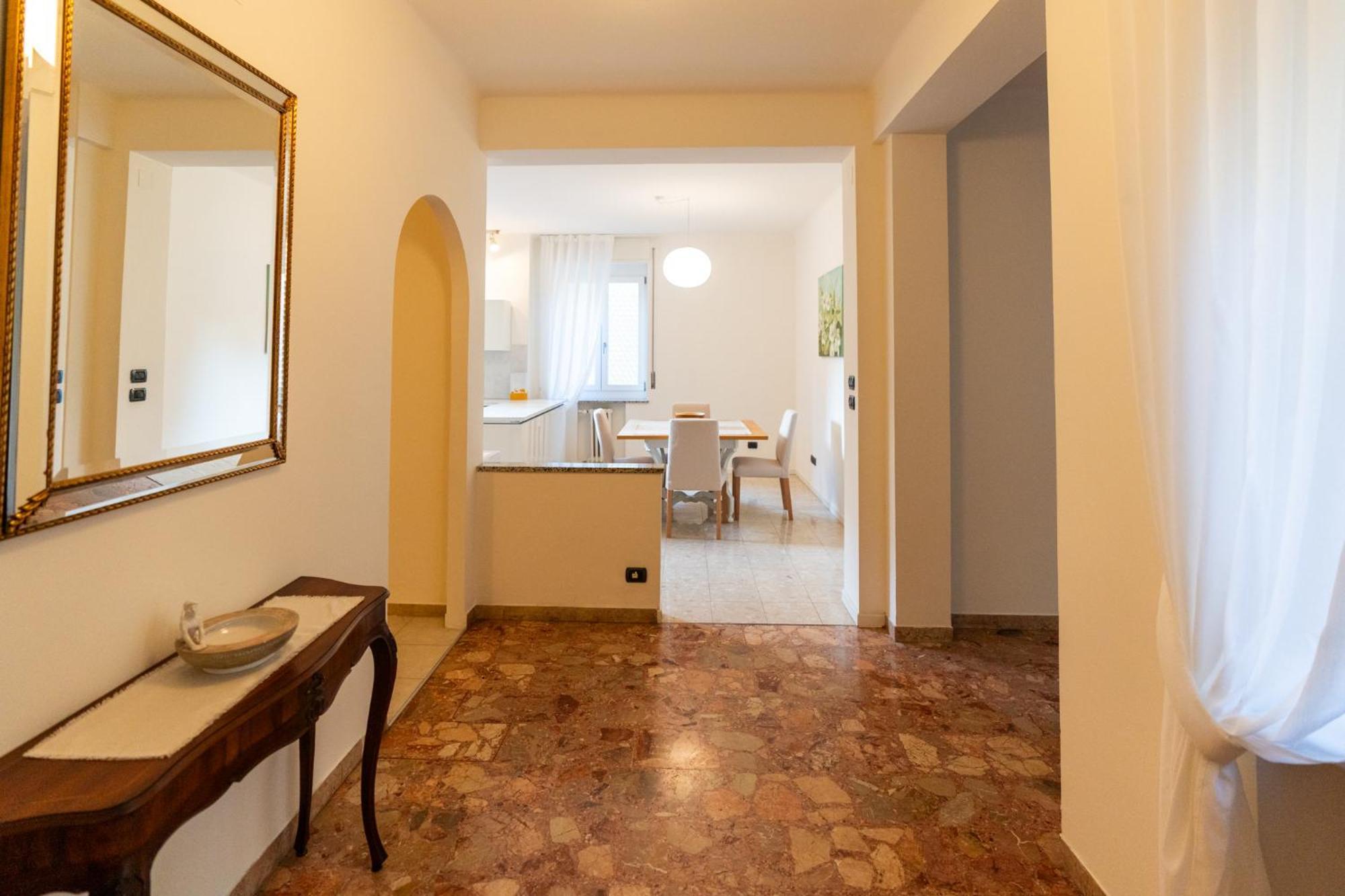 Domus Verona - Elegante Residenza Con Affaccio Su Porta Leoni Pokój zdjęcie